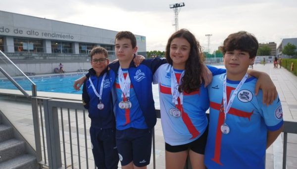 Los cuatro medallistas del CN Bierzo Ponferrada en el Regional alevín disputado en Valladolid