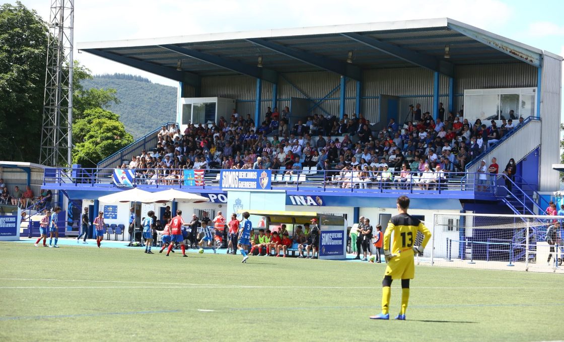 Campo de fútbol Vicente del Bosque de Compostilla