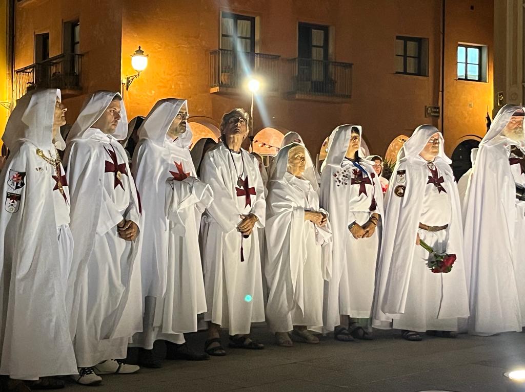 Ofrenda al hermano de bronce de los caballeros de la Noche Templaria. / EBD