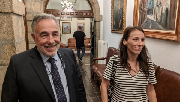 José Fernández Nieto y Eva González, tras la reunión mantenida en el Ayuntamiento de Ponferrada