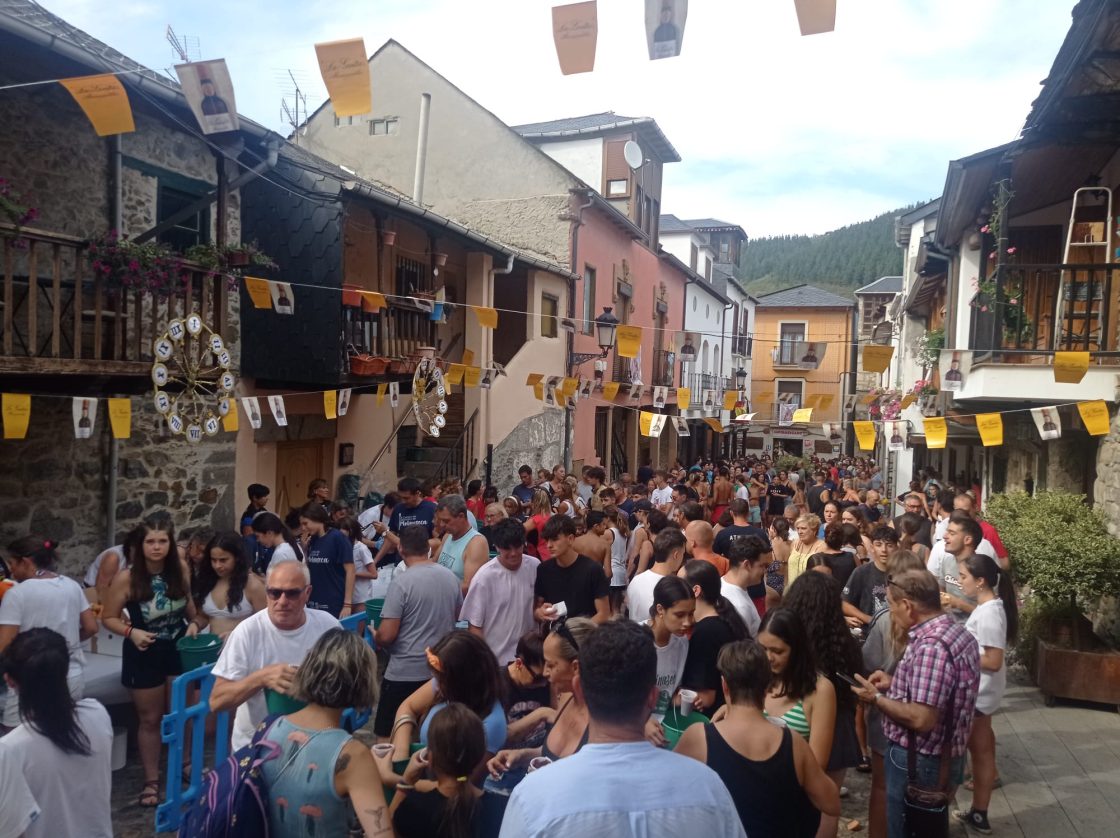 Fiesta del agua en Molinaseca