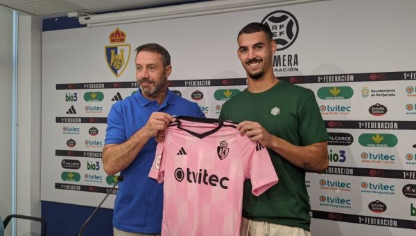 Presentación de Javi Lancho con la Ponferradina.