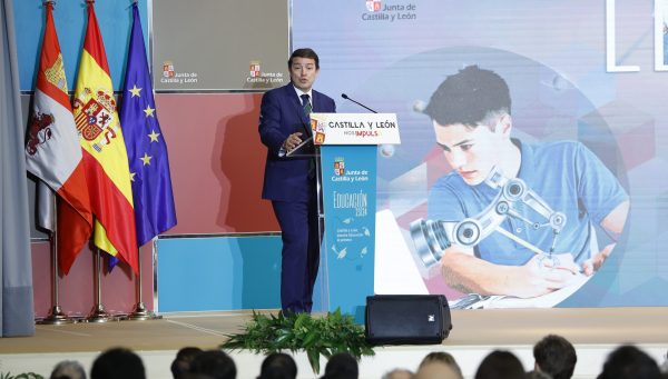 El presidente de la Junta de Castilla y León, Alfonso Fernández Mañueco, inaugura el curso 2023-2024 de las enseñanzas escolares no universitarias de Castilla y León