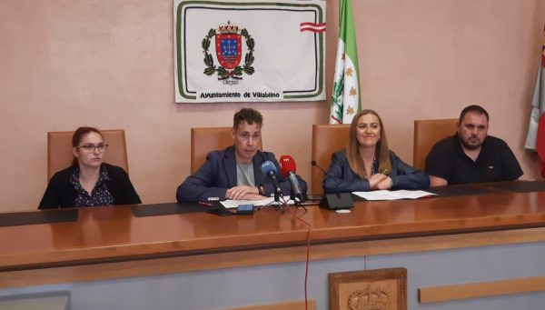 Virginia Barcones visitó Villablino para conocer su proyecto de eficiencia energética