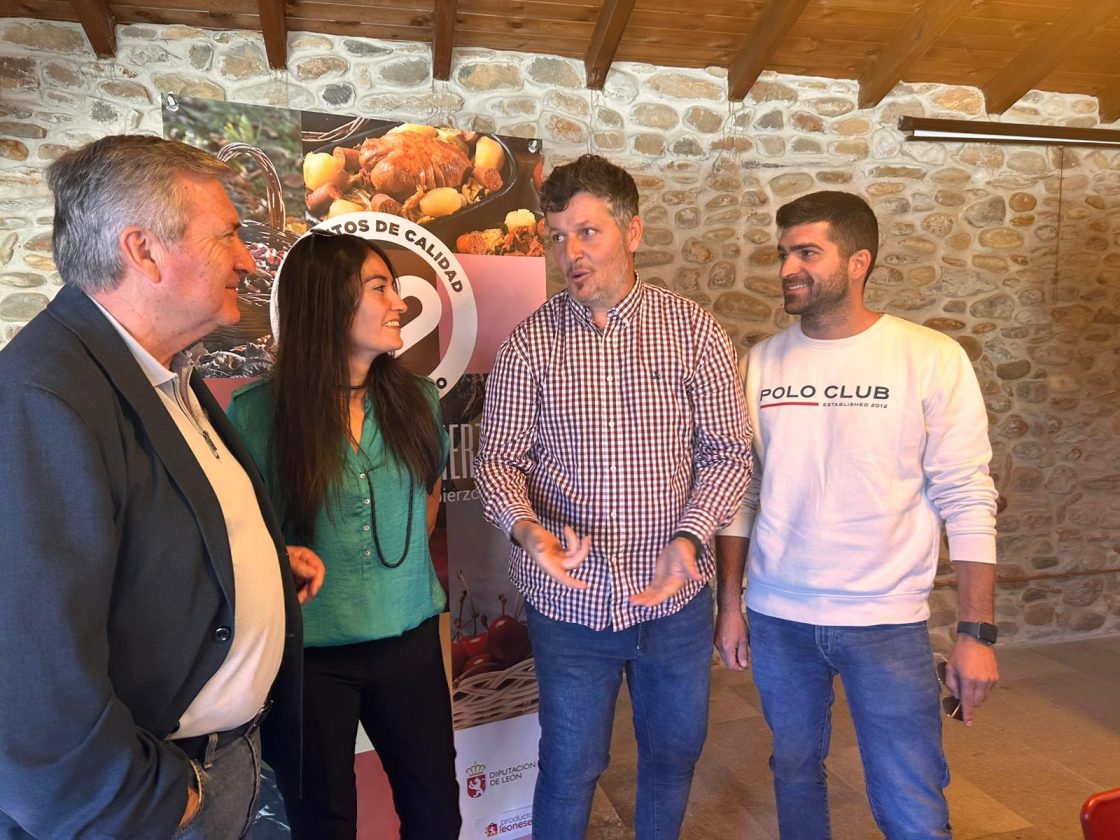 Presentación de la Feria del Pimiento y la Feria de la Fruta del Bierzo en Carracedelo