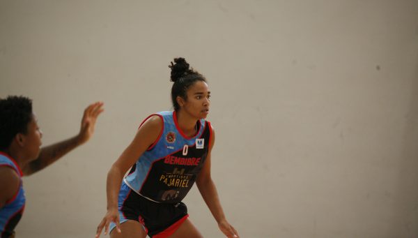 Abigayle Jackson, en un partido de pretemporada con el Embutidos Pajariel Bembibre