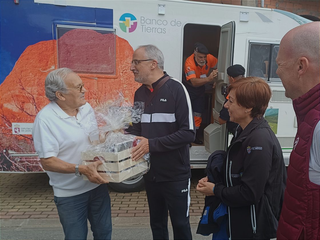 Homenaje a José Luis Prada en la Ruta por la Calidad del Bierzo