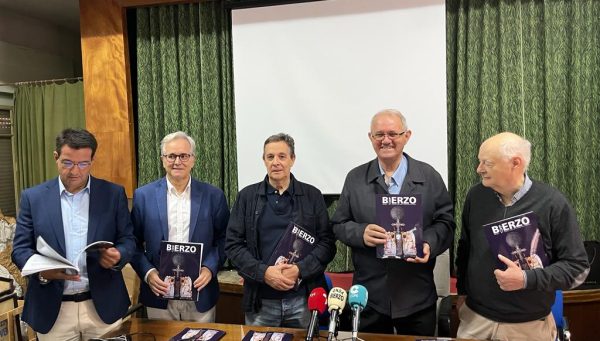 Presentación de la revista Bierzo 2023. / CC