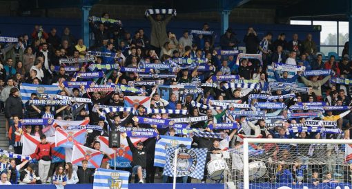 Aficionados de la Ponferradina en El Toralín