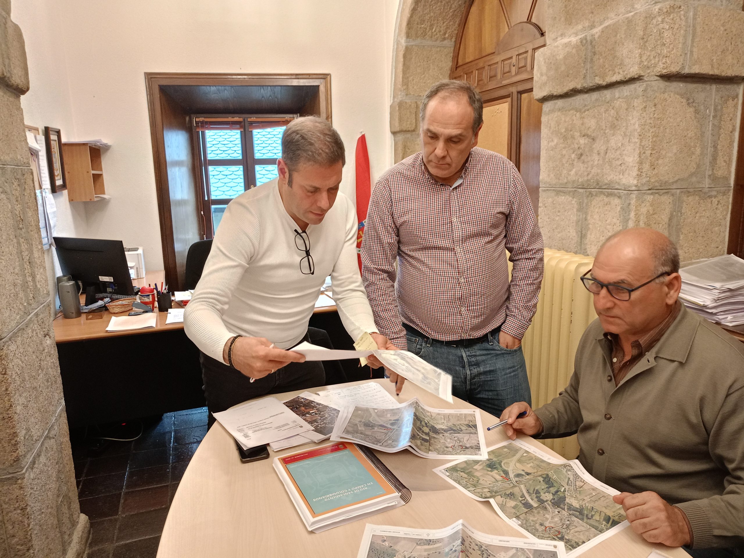 Iván Alonso y técnicos del área. / Ayuntamiento de Ponferrada