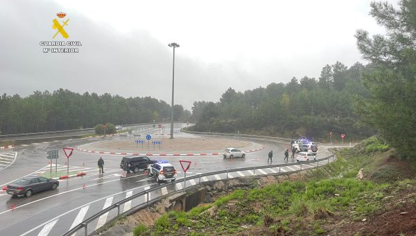 Control de la Guardia Civil en el acceso a Ponferrada desde la A-6