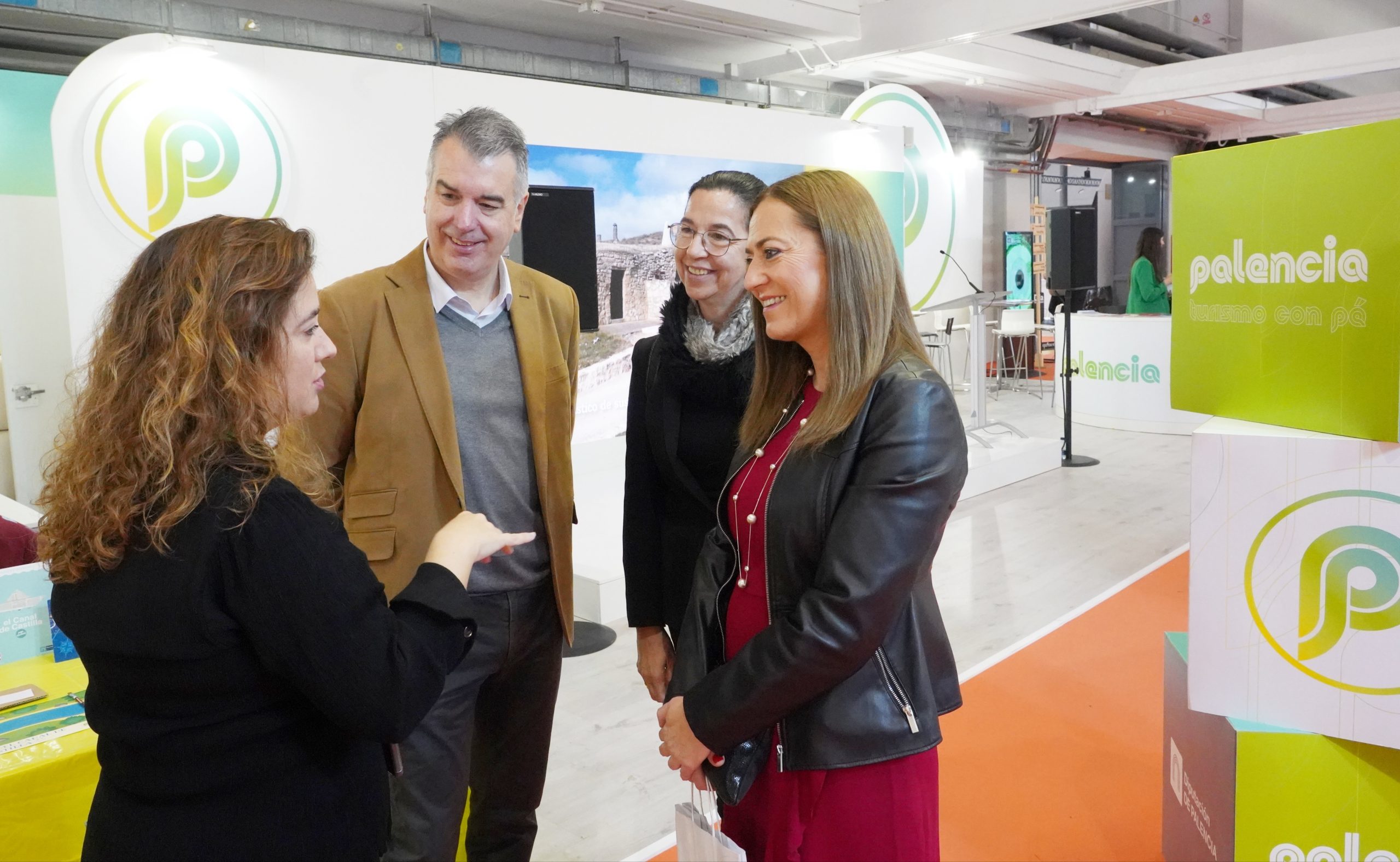 La delegada del Gobierno en Castilla y León, Virginia Barcones, visita los expositores de turismo de las nueve provincias de la Comunidad en la Feria Internacional de Turismo de Interior (Intur), acompañada por la subdelegada del Gobierno en Valladolid, Alicia Villar. Atención a los medios minutos antes de iniciar la visita.