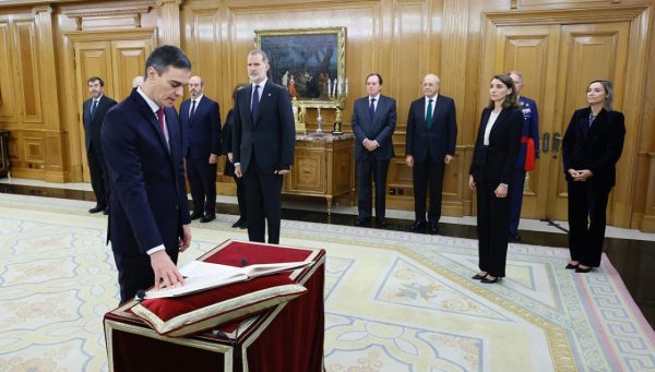 Pedro Sánchez promete ante el Rey su cargo de presidente del Gobierno