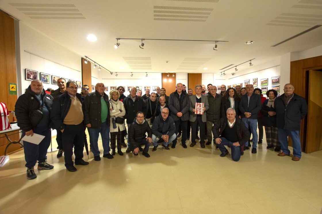 Inauguración de la exposición sobre el Atlético Bembibre en la Casa de las Culturas