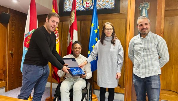 El Ayuntamiento de Ponferrada reconoce a Wilson Antonio Do Rosario por sus méritos deportivos