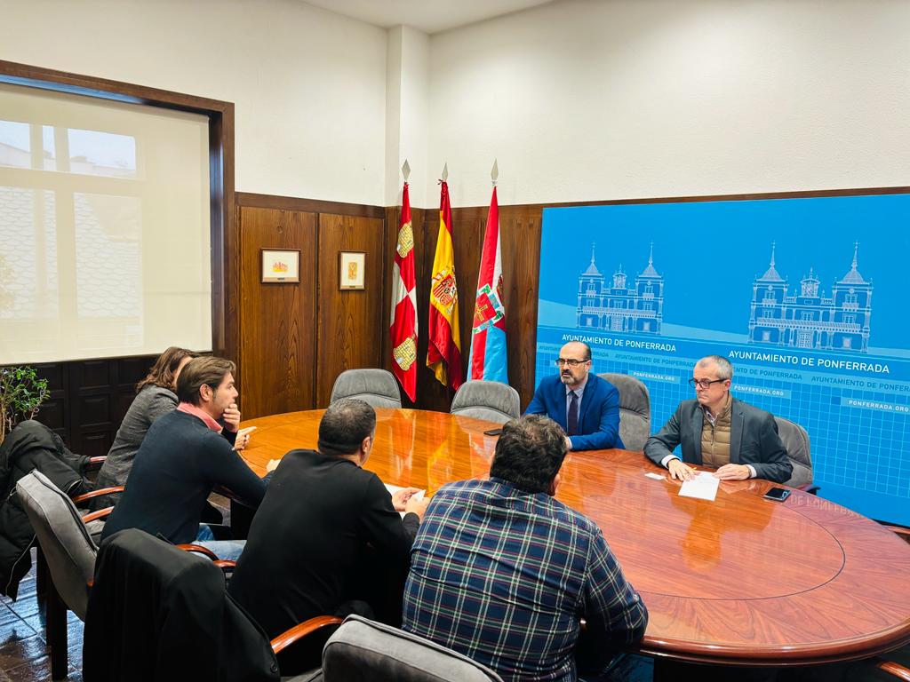 Reunión en el Ayuntamiento de Ponferrada con los representantes de los transportistas. / Ayto. Ponferrada