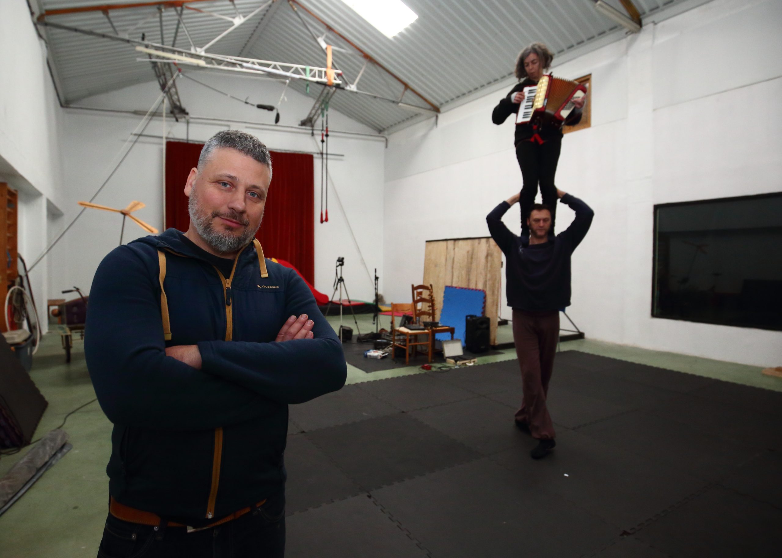 Morgane Jaudou y Marcos Rivas, creadores de la compañía de circo teatro Maintomano afincada en Ponferrada