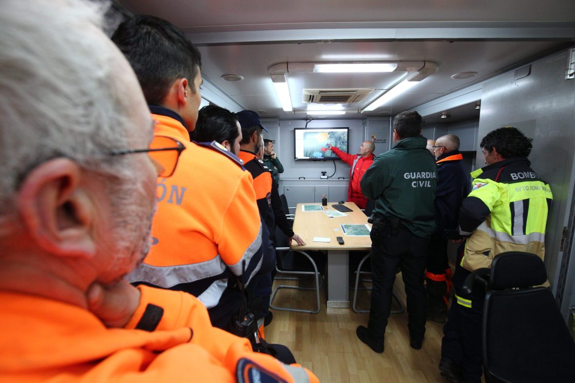 Puesto de mando instalado en la localidad ponferradina de Toral de Merayo, para la búsqueda del hombre desaparecido hace seis días en Rimor