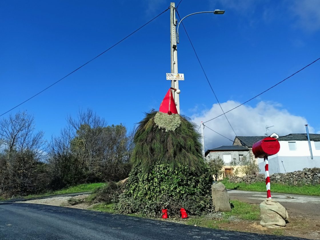 Decoración navideña en Campañana