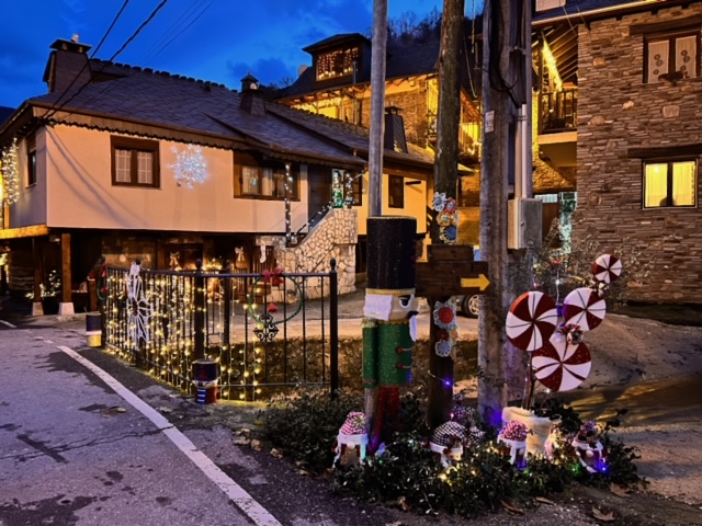 Decoración de Navidad en San Clemente de Valdueza