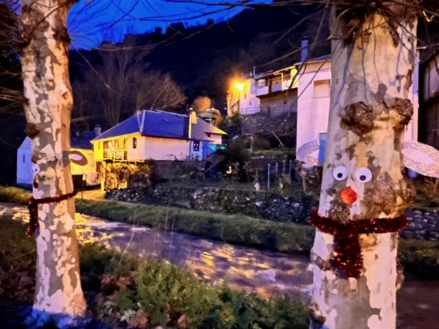 Decoración de Navidad en San Clemente de Valdueza