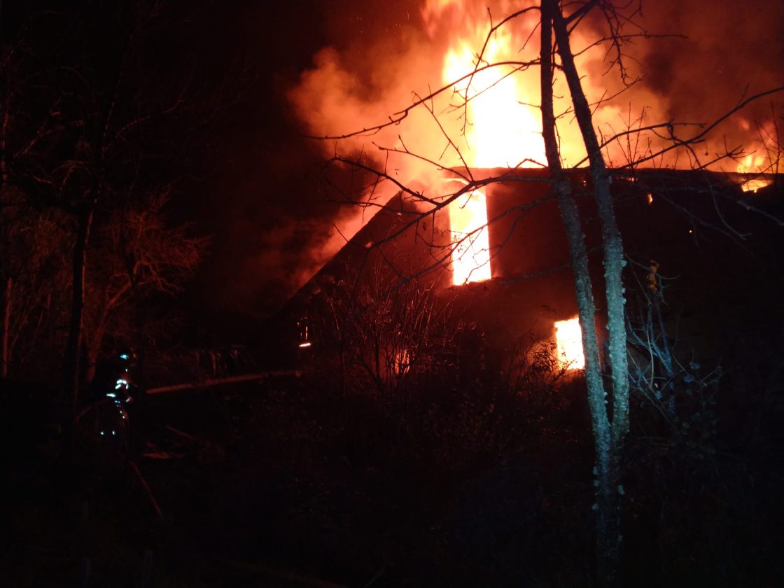 Incendio de un albergue en Pieros