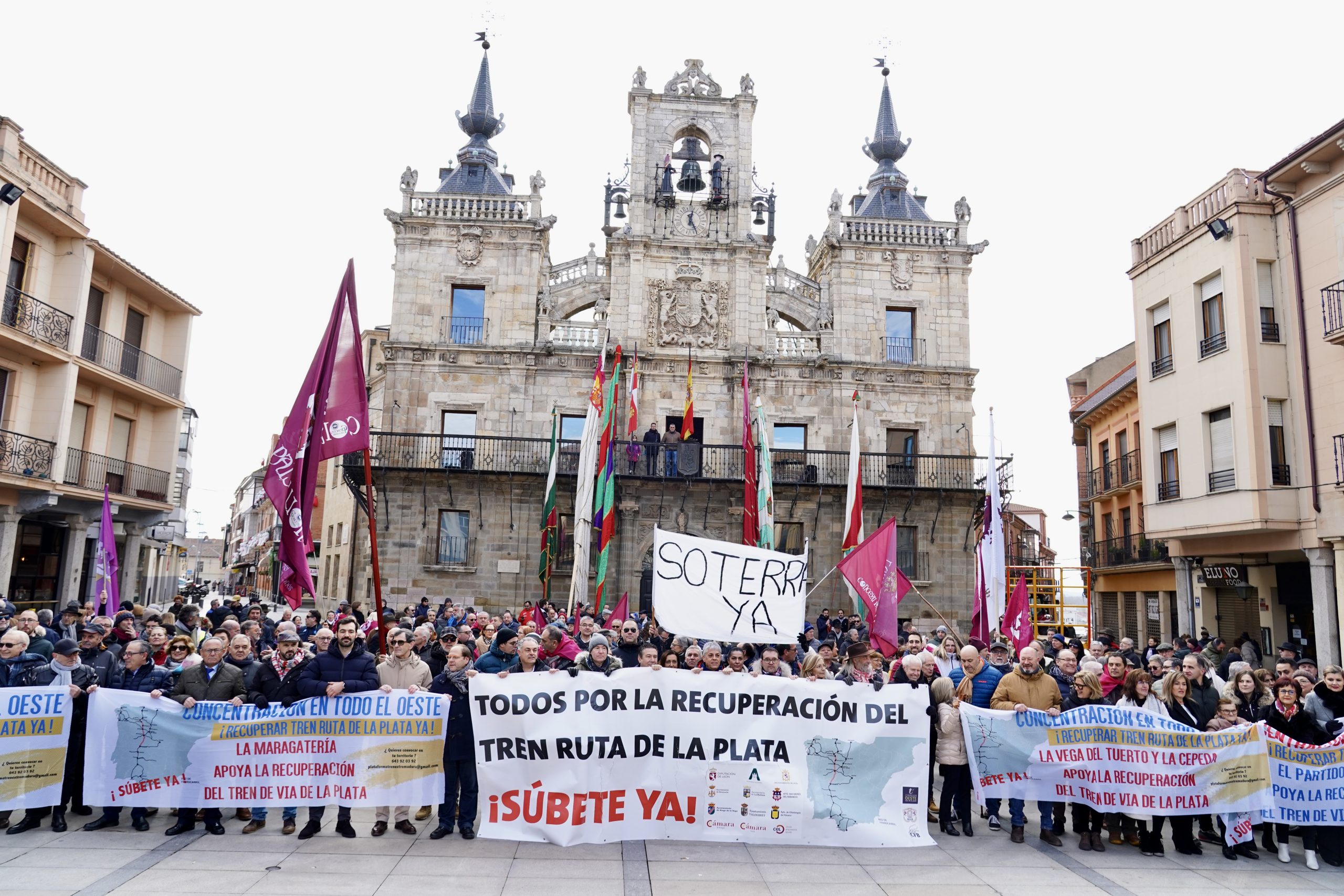 Concentración en Astorga por la reapertura de la ruta ferroviaria Vía de la Plata