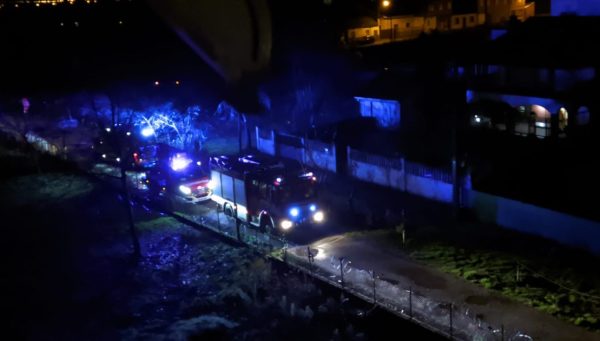 Intervención de los Bomberos de Ponferrada en el barrio de Cuatrovientos