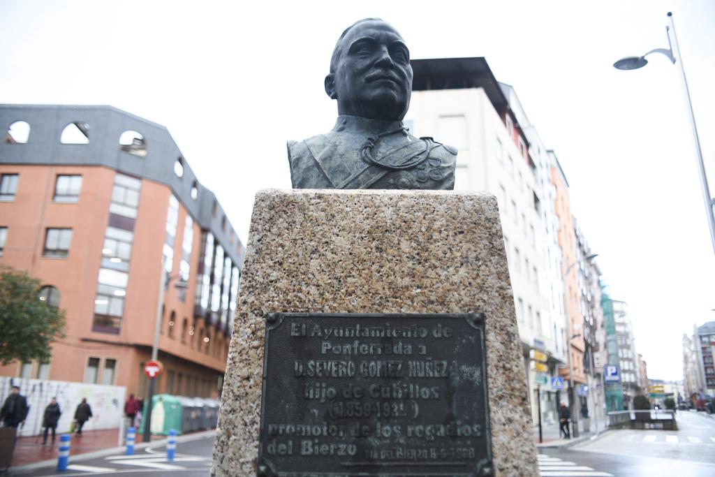 Busto de Severo Gómez Núñez en Ponferrada