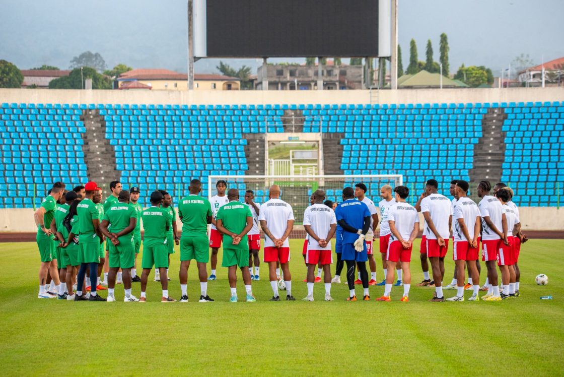 Entrenamiento de la selección de Guinea Ecuatorial, de la que forma parte el berciano Gelo Alba