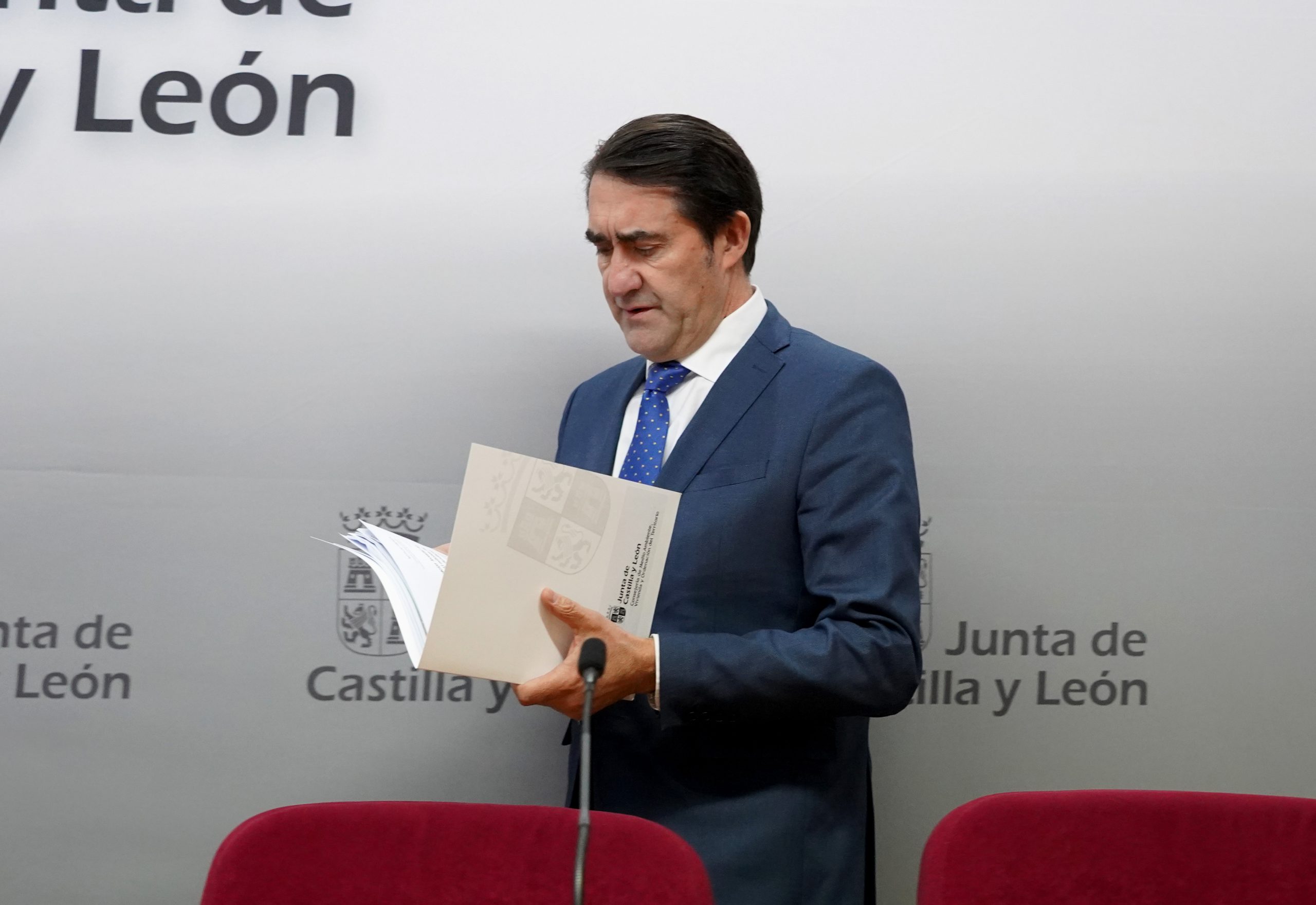 El consejero de Medio Ambiente, Vivienda y Ordenación del Territorio, Juan Carlos Suárez-Quiñones