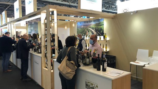 Stand de la DO Valdeorras con Acruaga en VInexpo 2022