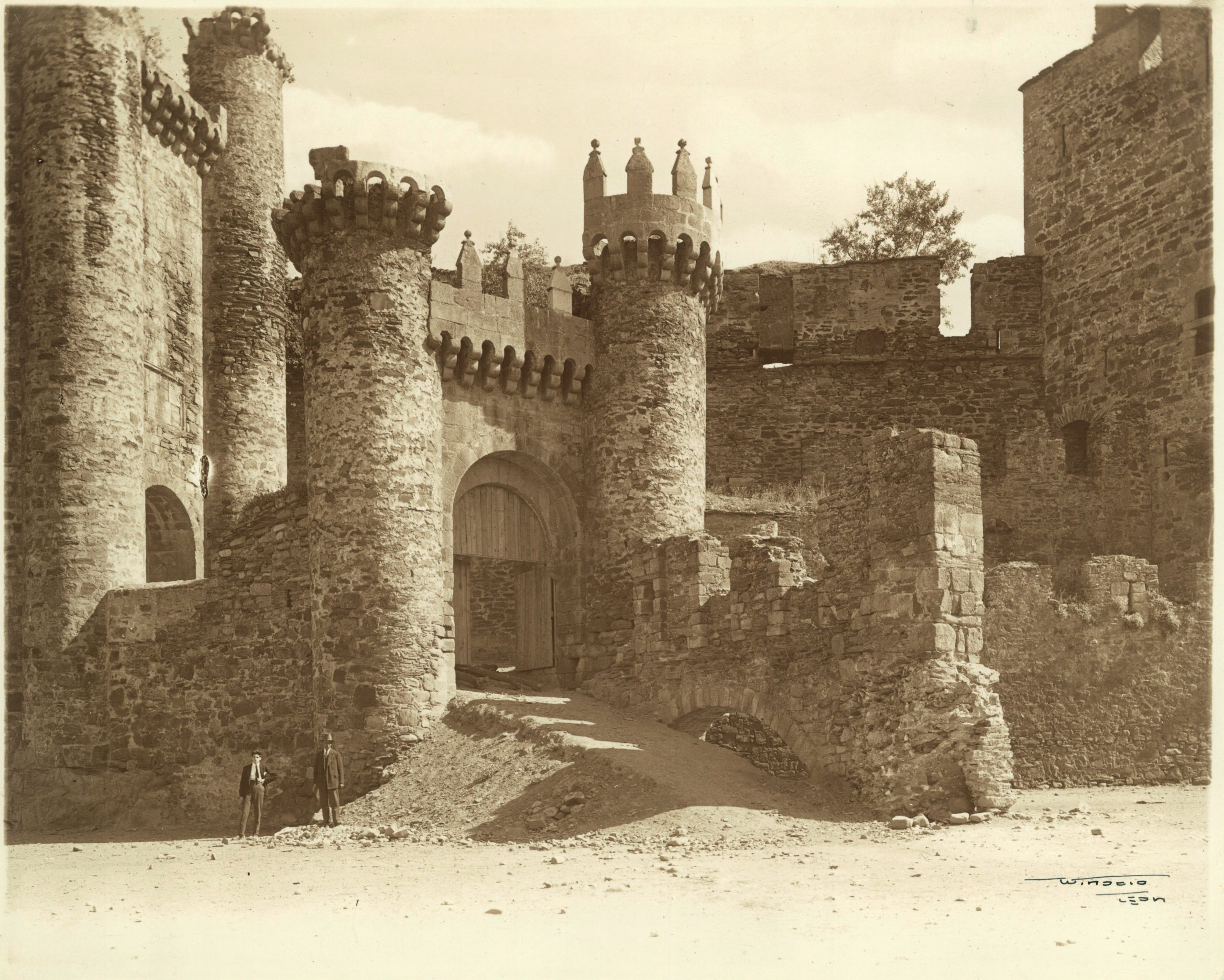 El Castillo de los Templarios. Winocio Testera, fotógrafo. Década de los 20 del siglo XX