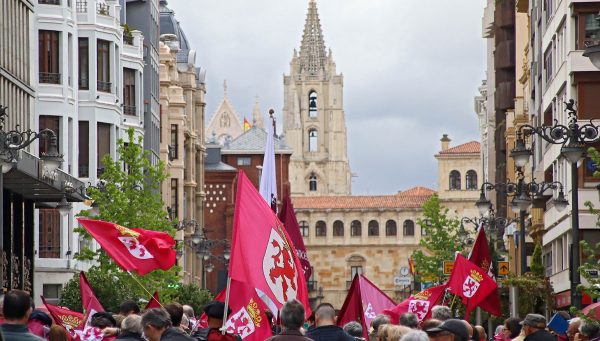 Banderas de León