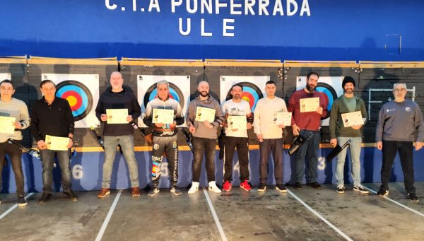 Nueve alumnos finalizan el curso de iniciación impartido por el Club Tiro con Arco Ponferrada