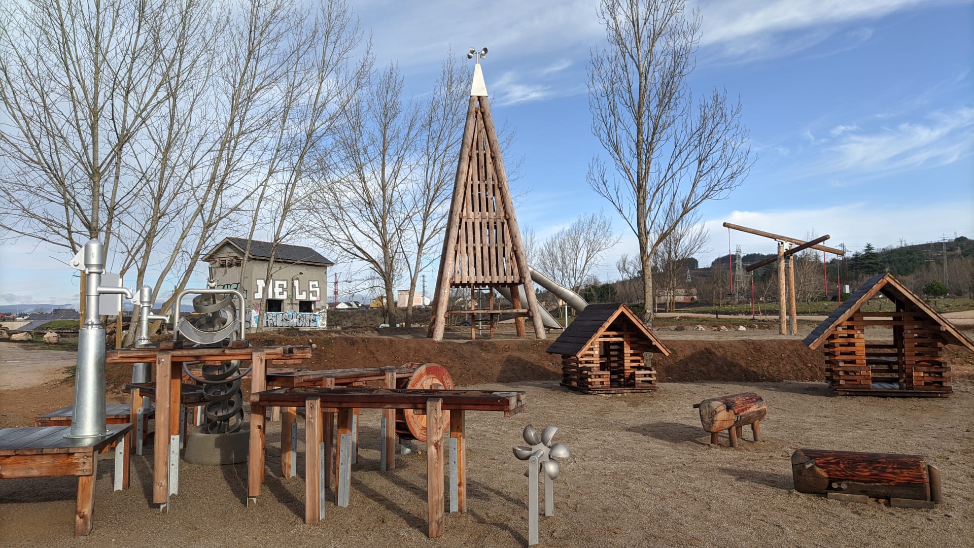 Zona de juegos infantiles del Anillo Verde de Ponferrada