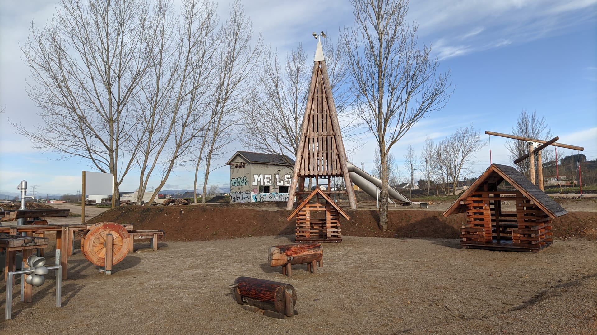 Zona de juegos infantiles del Anillo Verde de Ponferrada