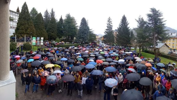 Manifestación en Laciana por la sanidad. / PSOE