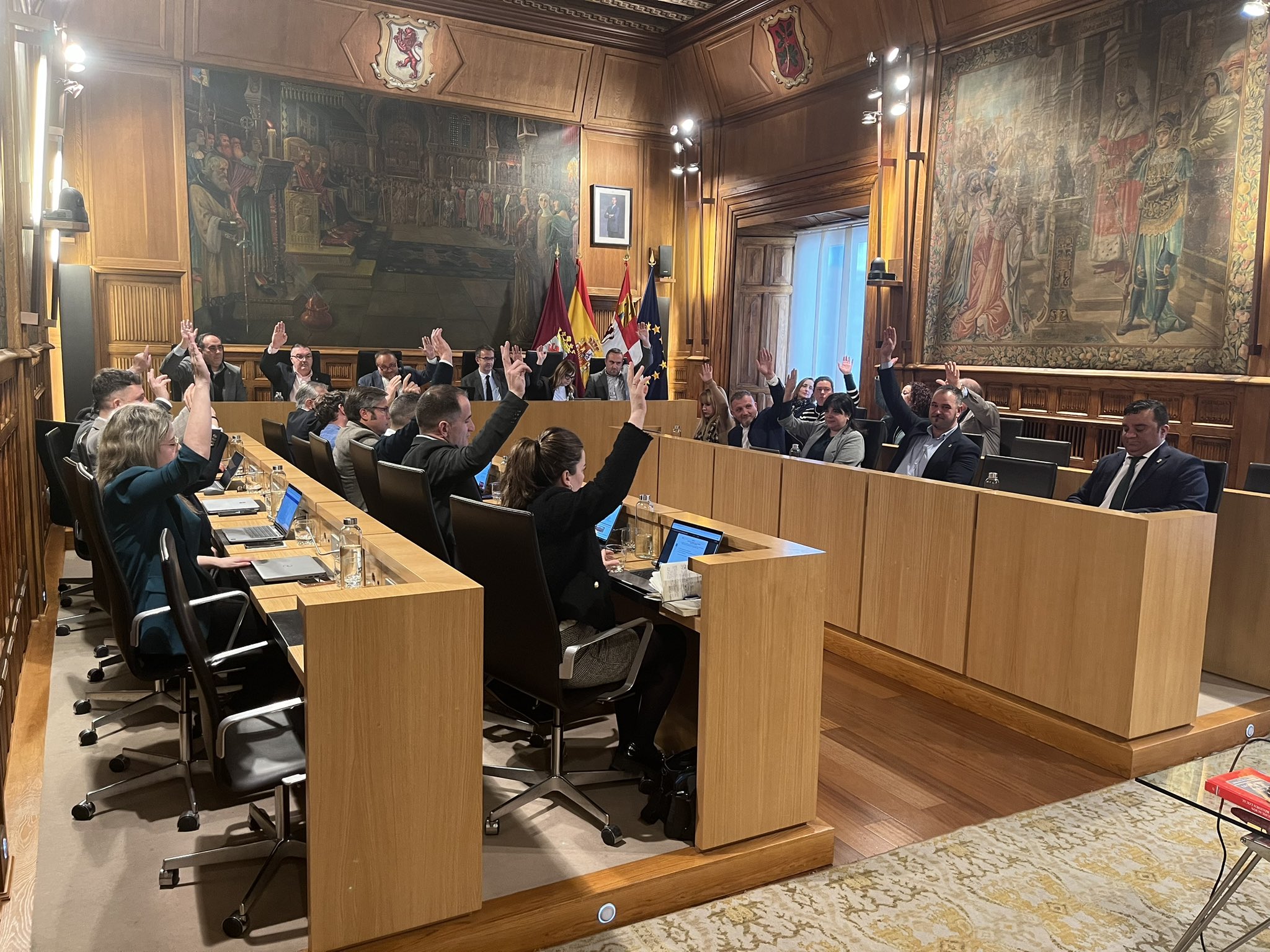 Votación de la moción a favor de los agricultores y ganaderos en la Diputación de León