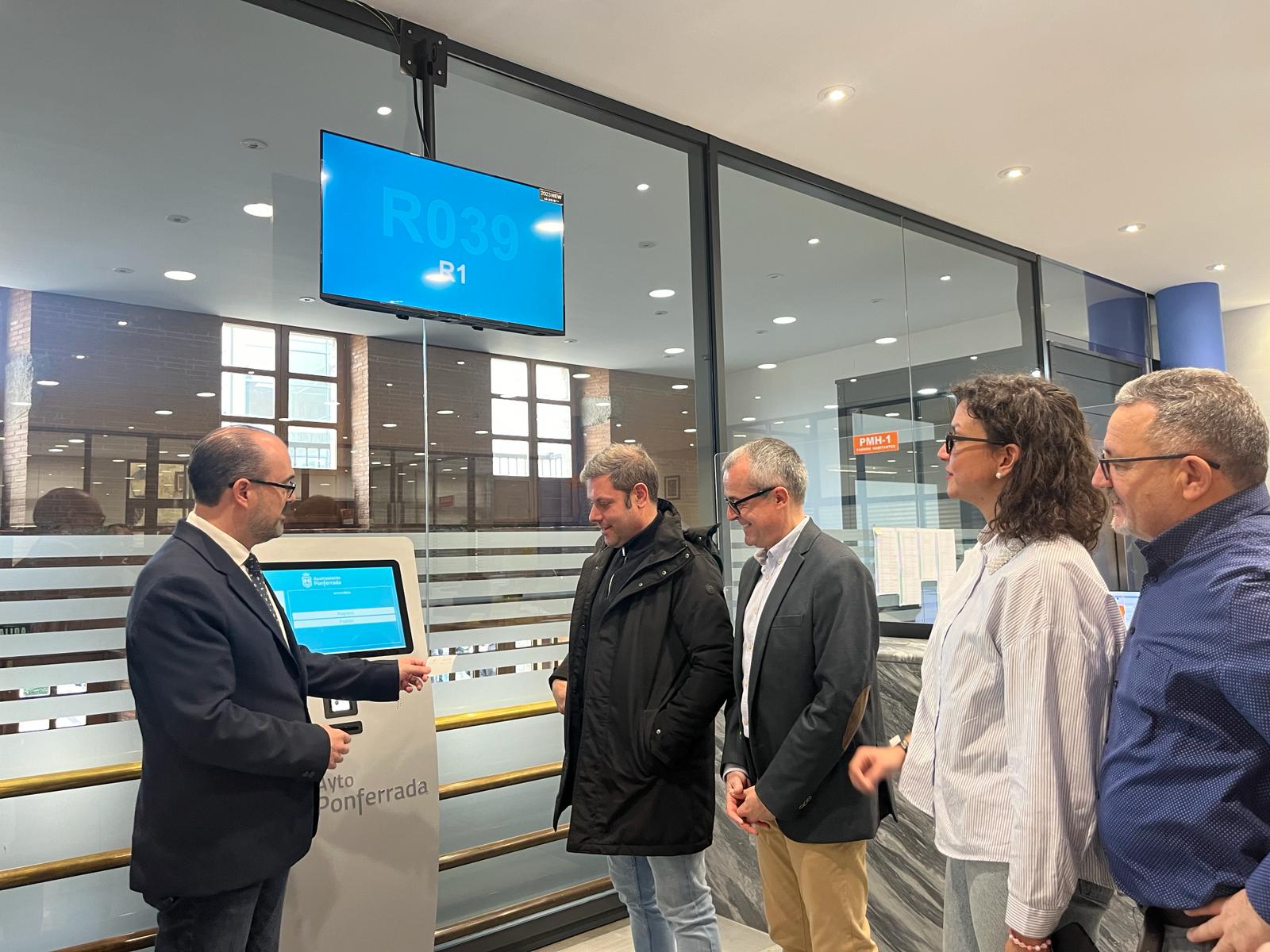 Inauguración de las obras en el Registro del Ayuntamiento de Ponferrada