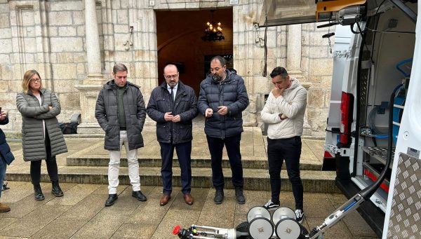 Presentación de un nuevo robot fresador para el Ayuntamiento de Ponferrada