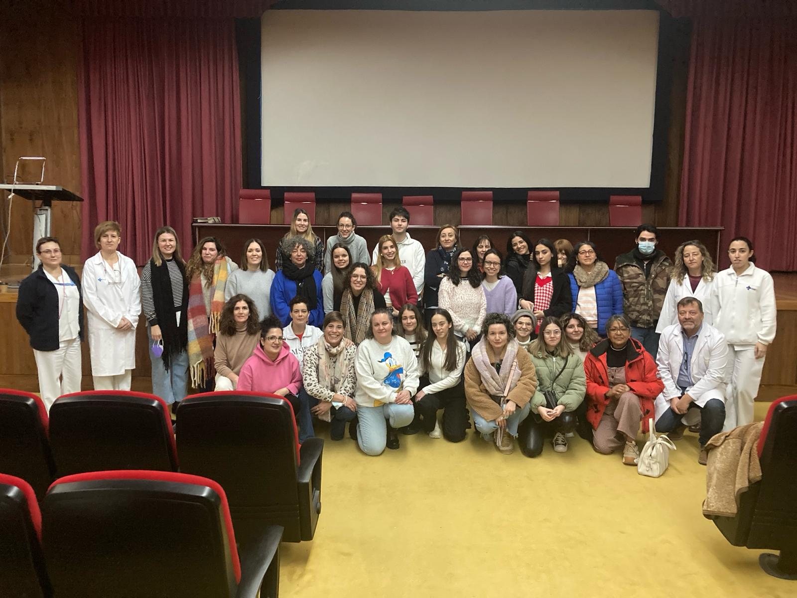 Alumnos del IES Fuentesnuevas visitan el Hospital de León