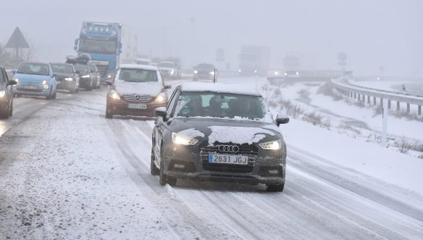 La intensa nevada de las últimas horas obliga a cerrar al tráfico la Autovía de la Ruta de la Plata (A-66) entre Sorihuela y Vallejera de Riofrío (Salamanca)