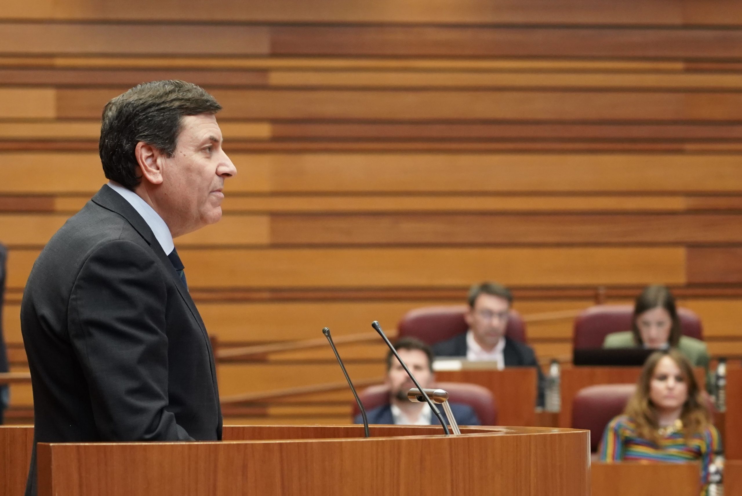 El consejero de Economía y Hacienda, Carlos Fernández Carriedo, durante el debate de totalidad del Proyecto de Ley de Presupuestos