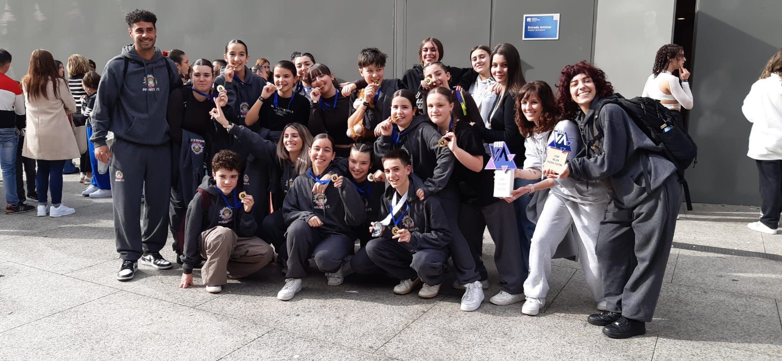 El grupo Urban Monkeys de Creative Dance Studio Ponferrada se lleva el primer premio en el certamen Orbe