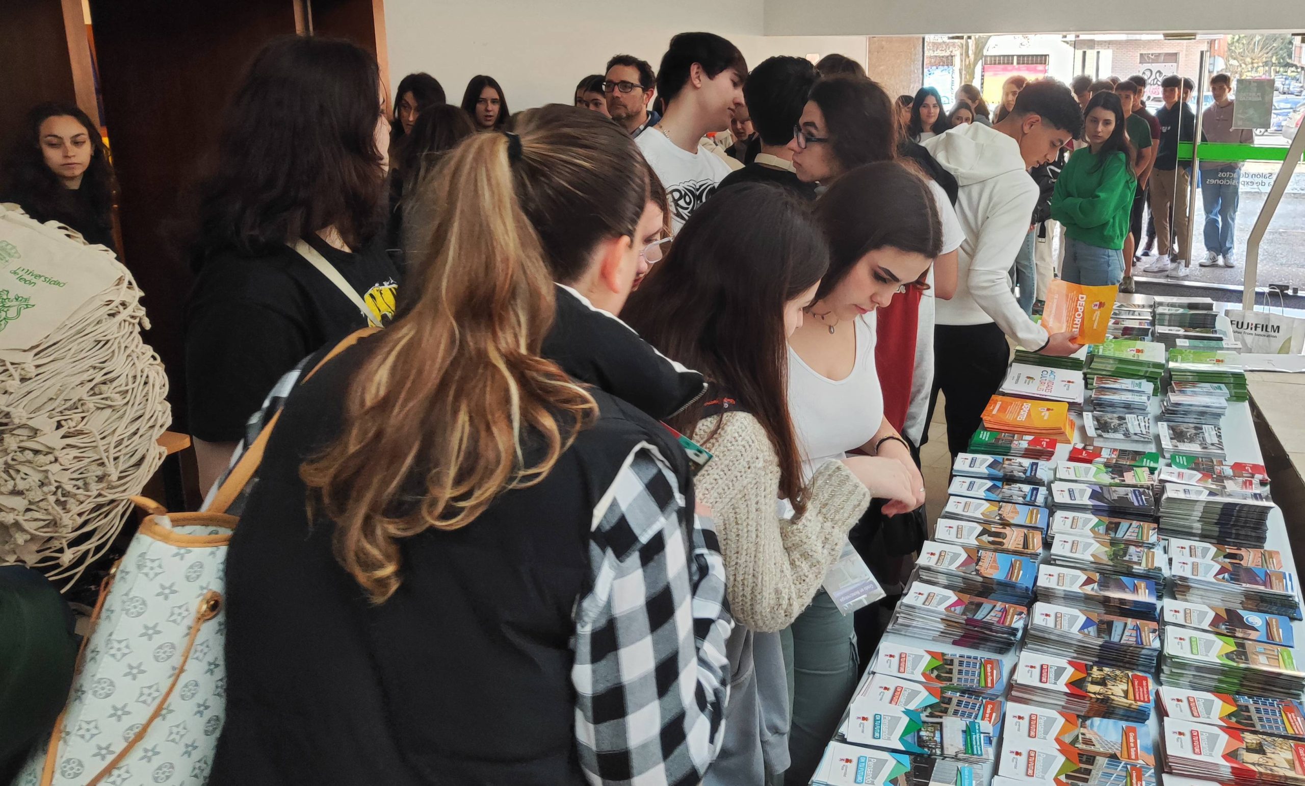 Jornada de puertas abiertas de la ULE en el Campus de Ponferrada