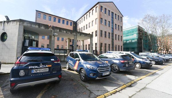 Vehículos de la Policía Nacional de Ponferrada