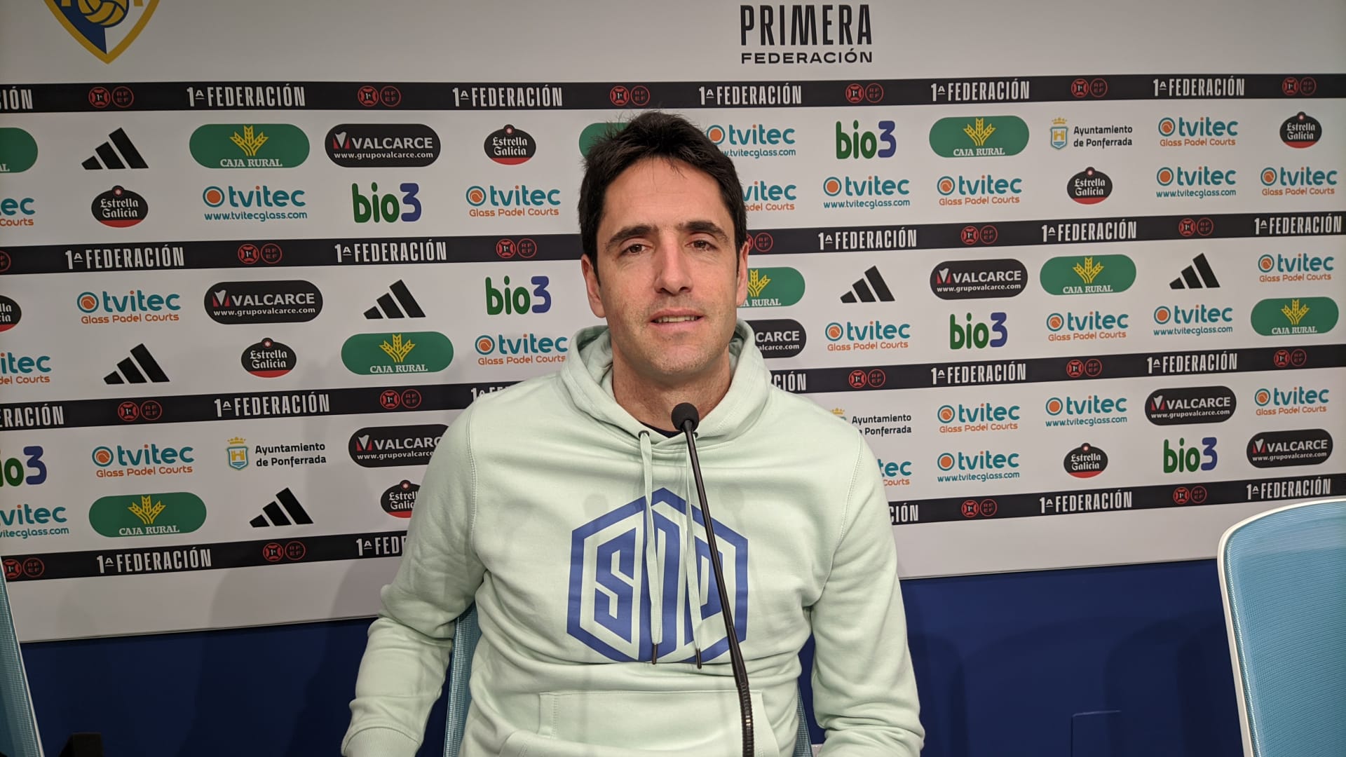 Íñigo Vélez, en la sala de prensa de El Toralín