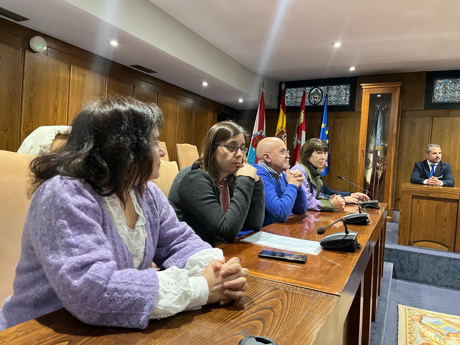 El Ayuntamiento de Ponferrada acoge la lectura del manifiesto por el Día de la Mujer