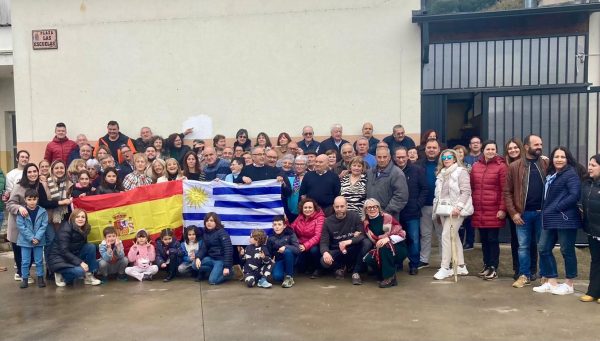 La familia González San Román, reunida en Tombrio de Abajo